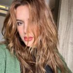 Bella Thorne Instagram - Since everyone is going red I went brown 🫣🤭🤫