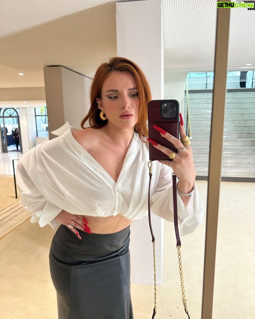 Bella Thorne Instagram - Not so quiet luxury in Paris