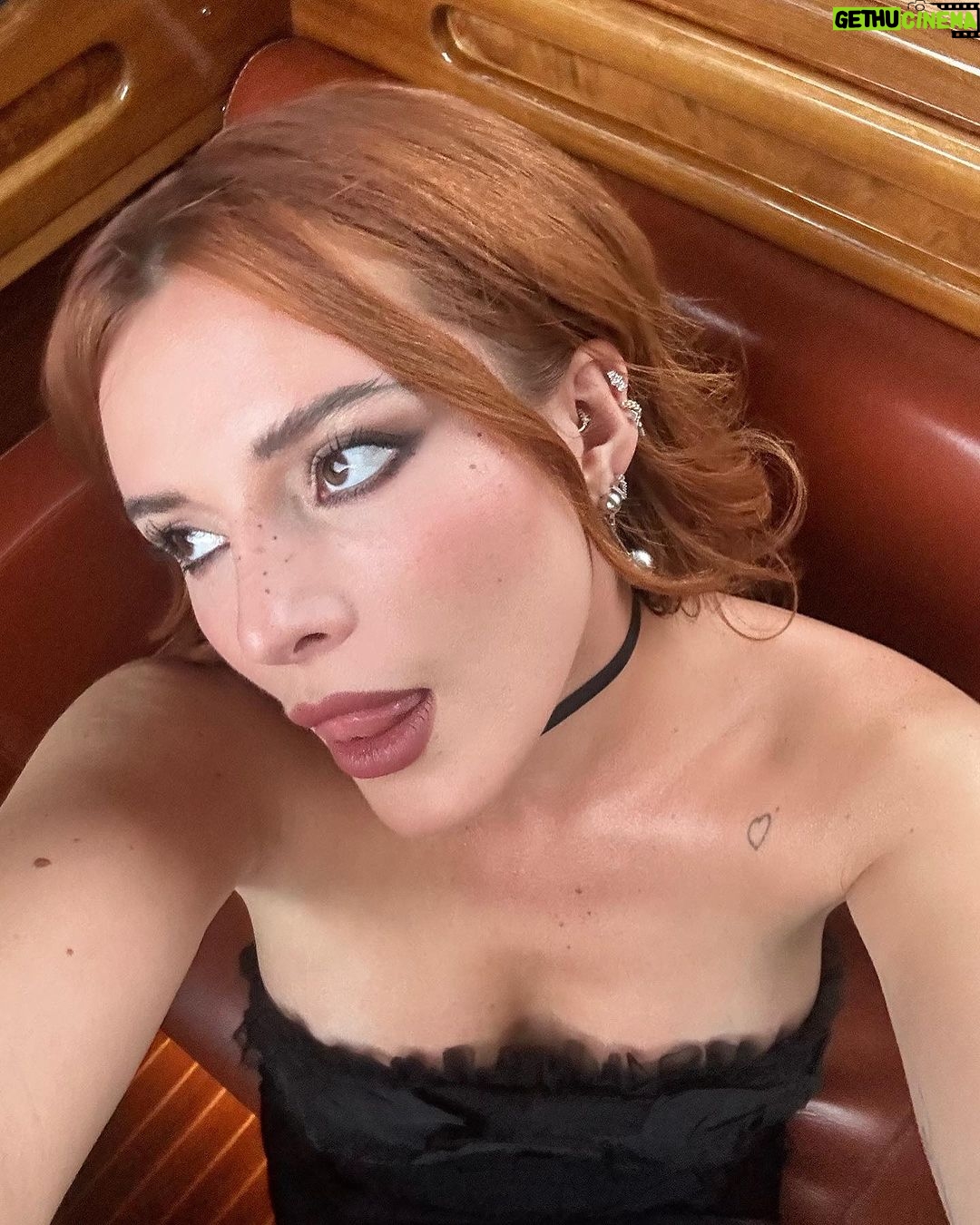 Bella Thorne Instagram - I styled myself and did my make up for this look Thoughts ????