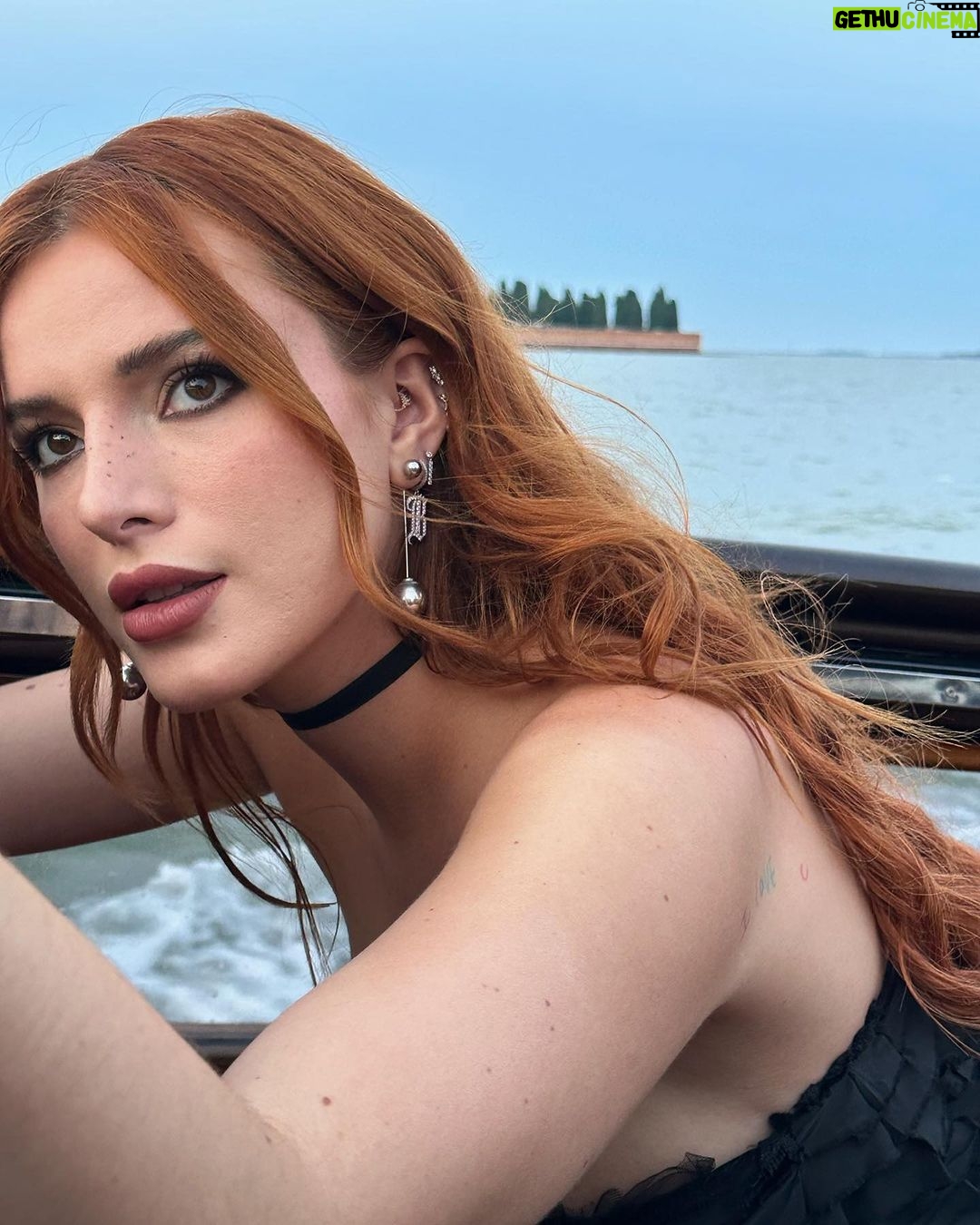 Bella Thorne Instagram - I styled myself and did my make up for this look Thoughts ????
