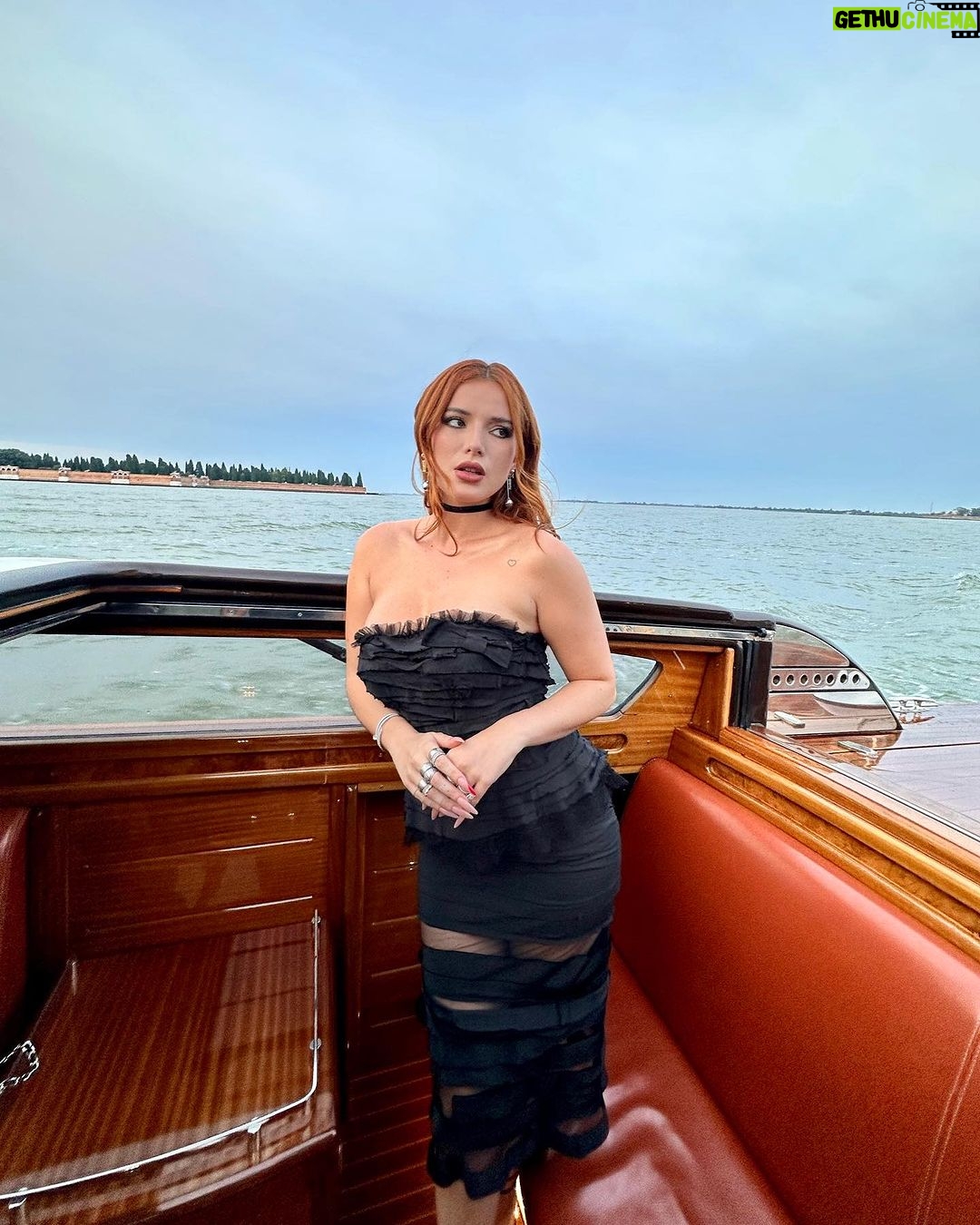 Bella Thorne Instagram - I styled myself and did my make up for this look Thoughts ????