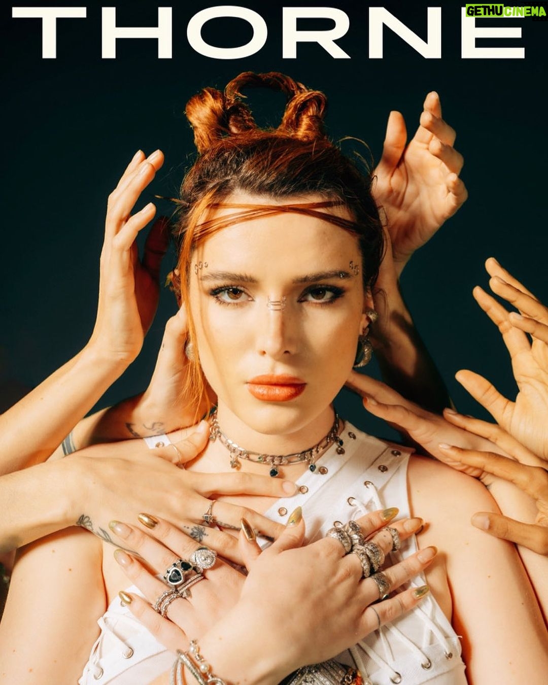 Bella Thorne Instagram - Armed with Desert Darlings & Zapata Eye Crocs 🐊 @thornedynasty