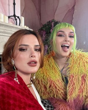 Bella Thorne Instagram - Talkin that TWISTED ISH tomorrow with the Culpo Sisters! @oliviaculpo @sophiaculpo @auroraculpo 

Join in on the Sister Slumber Party Wednesday at 6pm PT @onamp