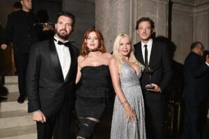 Bella Thorne Instagram - Ciao, Bella! Thank you @bellathorne for bringing out the whole squad to support #amfARVenezia.