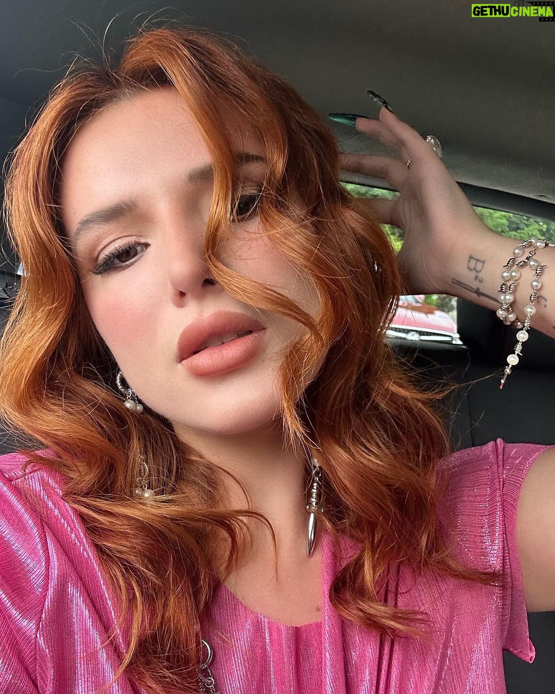 Bella Thorne Instagram - Ok can we talk about why men don’t like the BARBIE movie?!?! Thoughts? Opinions?? I need intel!!