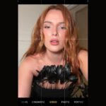 Bella Thorne Instagram - When I say I felt divine in this dress… 🖤 What do u feel amazing in?