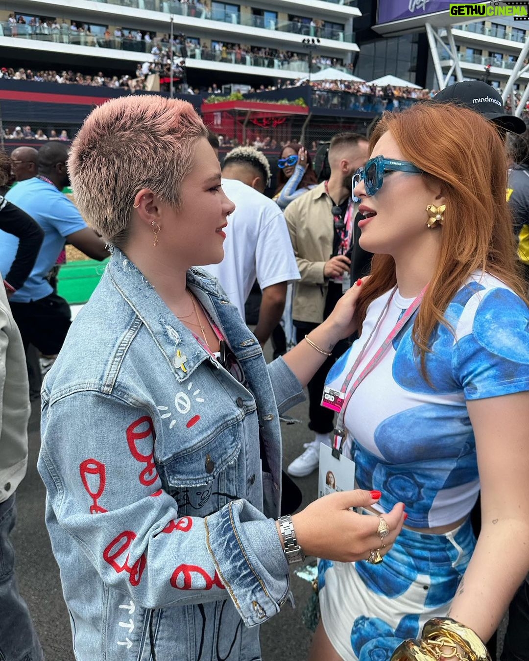 Bella Thorne Instagram - F____ ONEEEEEE Thank u Lewis for an amazing day!! London, United Kingdom