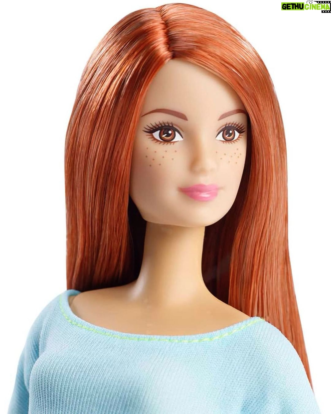 Bella Thorne Instagram - Someone turn my outfit all pink because I’m seeing Barbie tonight!!!