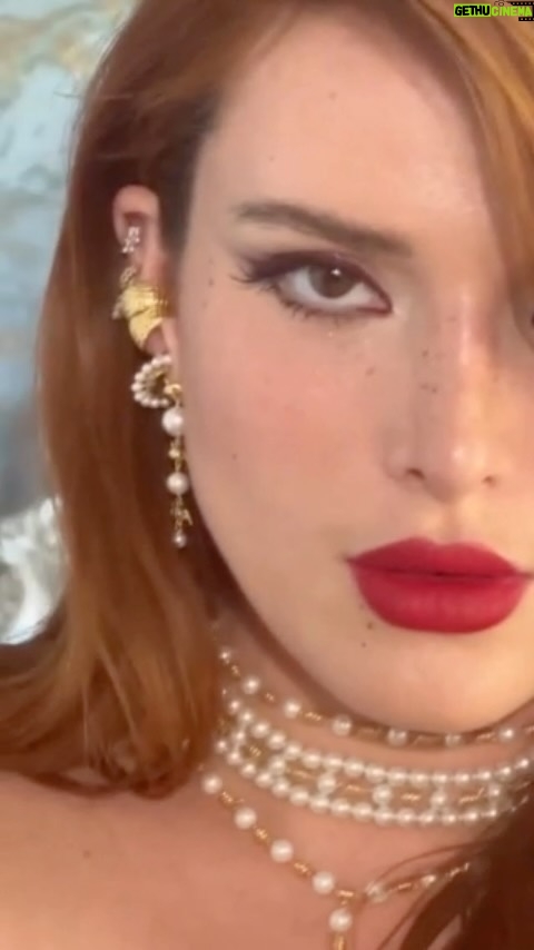 Bella Thorne Instagram - Working this Halloween - boooo !!ðŧ So my costume will be stripped down to bare bones ð ðĶī + @thornedynasty ð Make sure ur following or risk being haunted when our next drop sells out!!