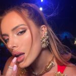 Bella Thorne Instagram - Keep your opinions to yourself but direct your compliments towards me (and @schiaparelli )