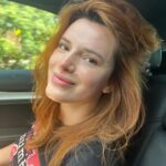 Bella Thorne Instagram - Fresh Faced Friday! Race you to Coachella ✌🏼 Also if ur a day one u know I struggled with cystic acne, look at my no makeup face !!!! Ahhhh very very happy and my new skin routine is killing it for me 😋