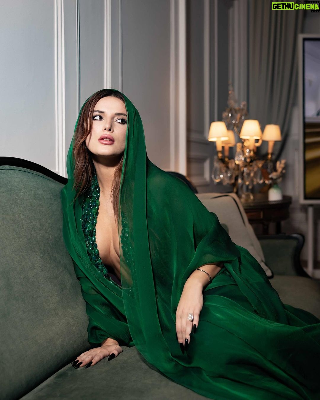 Bella Thorne Instagram - Green is my favorite color with the sweetest darling at @stephanerolland_paris