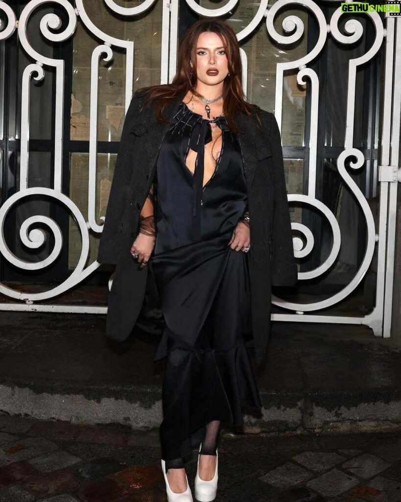 Bella Thorne Instagram - Thank you for having me @renzorosso @stefano.rosso.brave 🖤 @maisonmargiela @jgalliano was everything and I got to wear my @thornedynasty Jewlery with this amazing look that I loved so much!! Paris,France