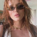 Bella Thorne Instagram - I ended up ditchin the tank 👀 BABY ITS COLD OUTSIDE❤️