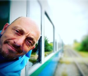 Bernhard Hoëcker Instagram - @borkumde wir kommen!
Heute Abend in der #kulturinsel.
Leider #ausverkauft.

@wigaldboning @macpivi7  #liveshow #improvisation #gutefrage