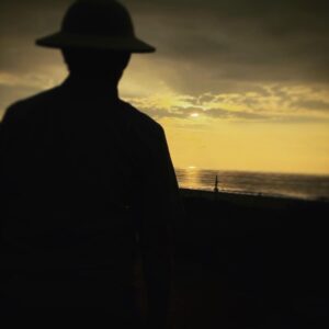 Bernhard Hoëcker Instagram - Tag 1 unserer Inseltour geht zu Ende. Danke an @juist.de für die vielen tollen Fragen. Jetzt kennen wir Heino und das Töwerlandlied…
Was ist Euer Besserwisserwissen über die Insel?
@wigaldboning #juist #gutefrage #live  #sunset