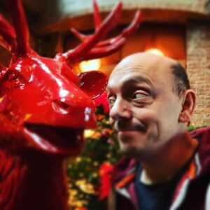 Bernhard Hoëcker Instagram - Ich ich dachte zwar immer, dass nur die Nase rot sei, aber gut...
Ich wünsch Euch allen ein tolles Fest und guten Rutsch!