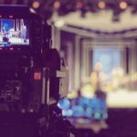 Bernhard Hoëcker Instagram - Bin gerade in #berlin im #wühlmäusetheaterberlin bei der Liveshow des grossen Kleinkunstpreises. Live im #rbb. Gerade erklärt #paulpanzer das Leben. #dieternuhr moderiert und zu Gast sind u.a. #horstevers #tahnee #derstorb #thorstenbär und natürlich #dieterhallervorden (inzwischen ist Paul fertig...) Die Wühlmäuse