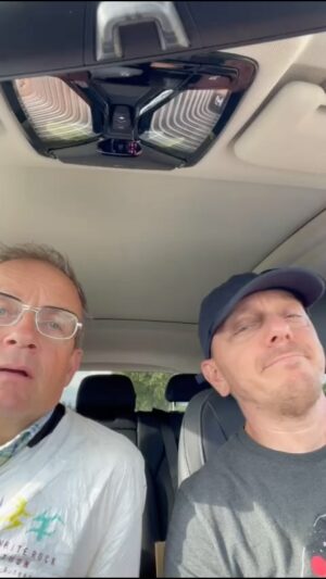 Bernhard Hoëcker Instagram - Die Tour ist zu Ende. 
Vielen Dank an alle, die diese unfassbar tollen Fragen gestellt haben. Die Stimmungen waren gigantisch. Das nächste Mal sehen wir uns in Bonn in der Oper. 
Lieben Gruß von uns beiden

@wigaldboning
