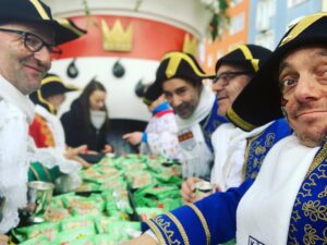 Bernhard Hoëcker Instagram - auf gehts! rosenmontagszug köln!
alaaf und viel spass!