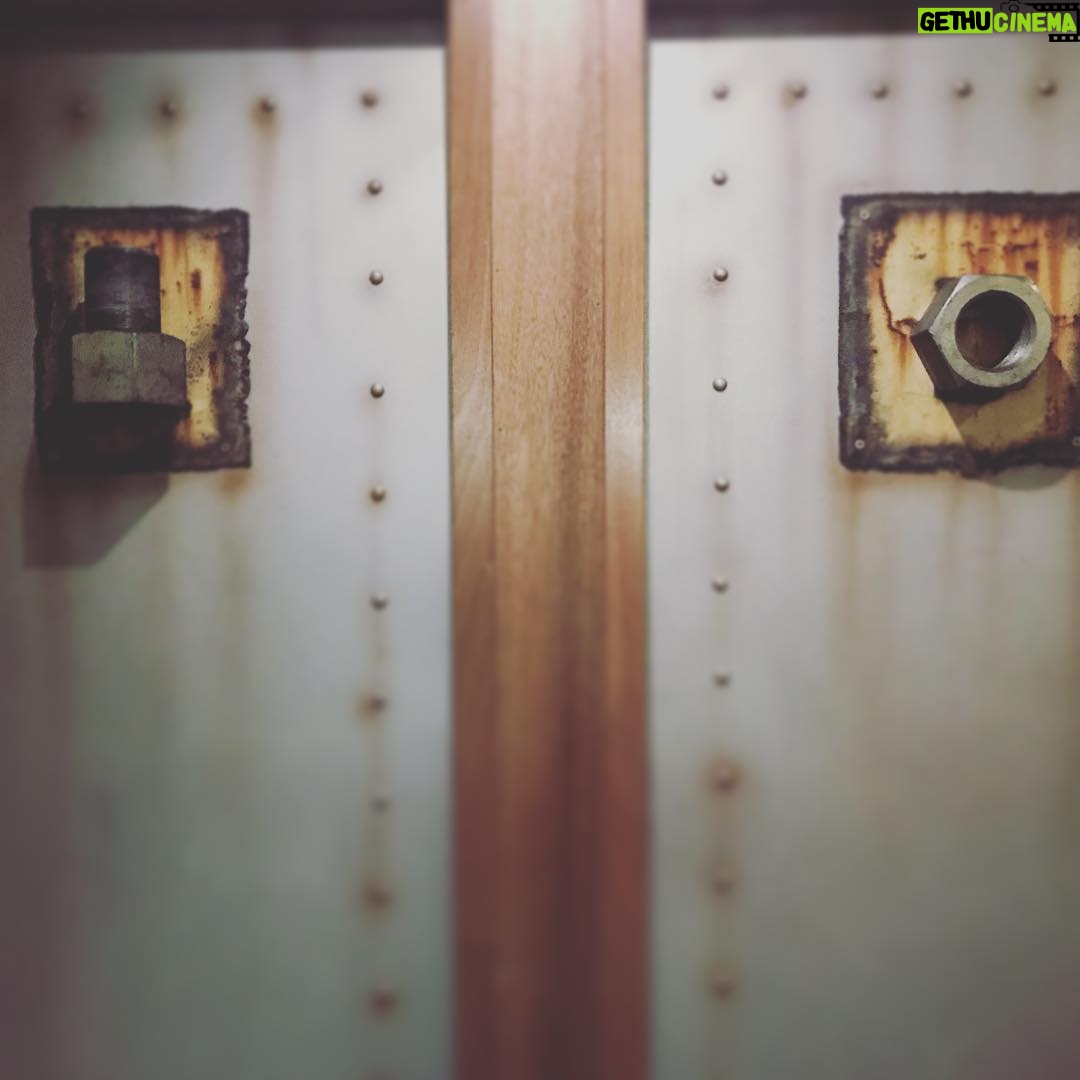 Bernhard Hoëcker Instagram - Das nenn ich mal eine originelle Toilettenbeschriftung... #schiermonnikoog #netherlands #toilet