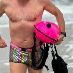 Bernhard Hoëcker Instagram - Eine grosse Freude war es für mich heute, @wigaldboning dabei zu sehen, wie er den 400. Wassergang hinter sich brachte. Diese Freude ist nur mit guter Musik und schnellen, heiteren Schnitten zu beschreiben. Strand Wangerooge