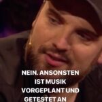 Bernhard Hoëcker Instagram - Hier hab ich @bernhardhoecker kurz erklärt wie Radio funktioniert. #ingmarstadelmann #bernhardhoecker #funnytalk #kaufdireinticket #radioshow #radiosender