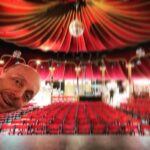 Bernhard Hoëcker Instagram - Wieder auf Tour, diesmal ohne Wigald. :-( Gruss aus dem Spiegelzelt in Weimar. @stadtweimar @koestritzer #köstritzerspiegelzelt #live Köstritzer Spiegelzelt Festival