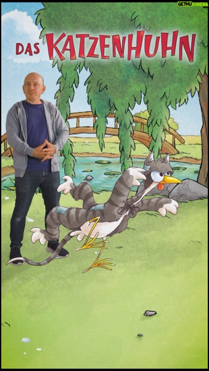 Bernhard Hoëcker Instagram - Hört jetzt in die Hörbuch-Geschichten vom Katzenhuhn von Bernhard Hoëcker und Eva von Mühlenfels rein und lasst euch auf verrückte Abenteuer entführen.😺🎧