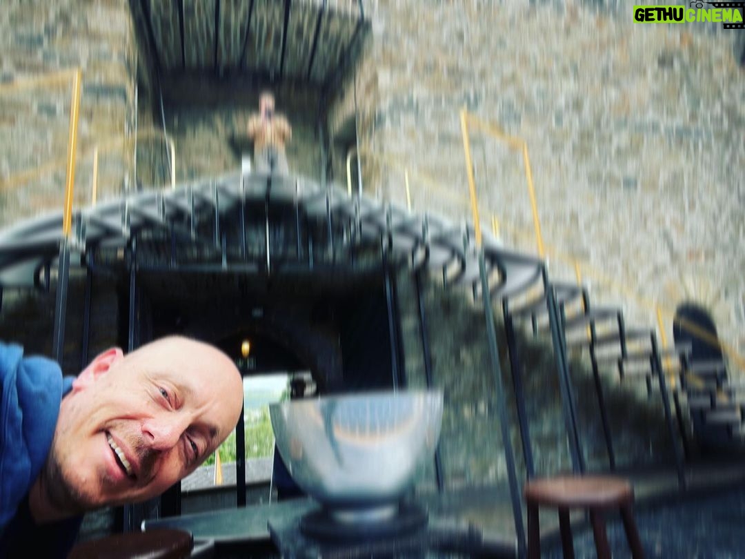 Bernhard Hoëcker Instagram - Wow, was für eine Bühne. Mayen rules! #burgfestspielemayen #mayen @wigaldboning Genovevaburg
