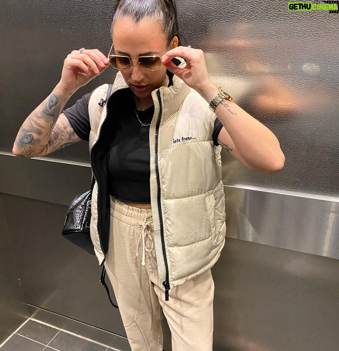 Beth Spiby - 822 Likes - 2 weeks in Melbourne ❤️ and Adelaide. And Sydney 🤣