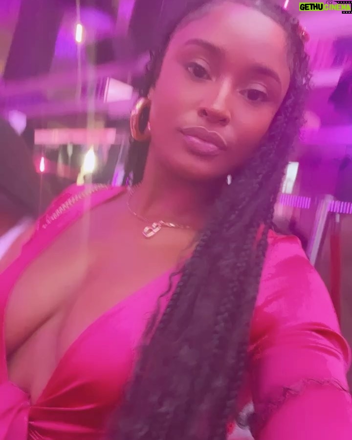 Bethany Clayton Instagram - Iām a doll but I still wanna party š©·š«šššš¬ p.s. it was not @sophiapayan birthday but we still celebrating š„³š PH Day Club - Hollywood