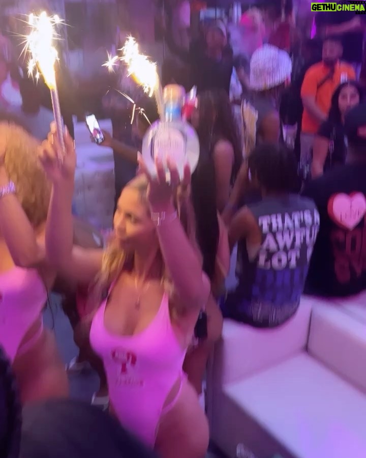 Bethany Clayton Instagram - Iām a doll but I still wanna party š©·š«šššš¬ p.s. it was not @sophiapayan birthday but we still celebrating š„³š PH Day Club - Hollywood