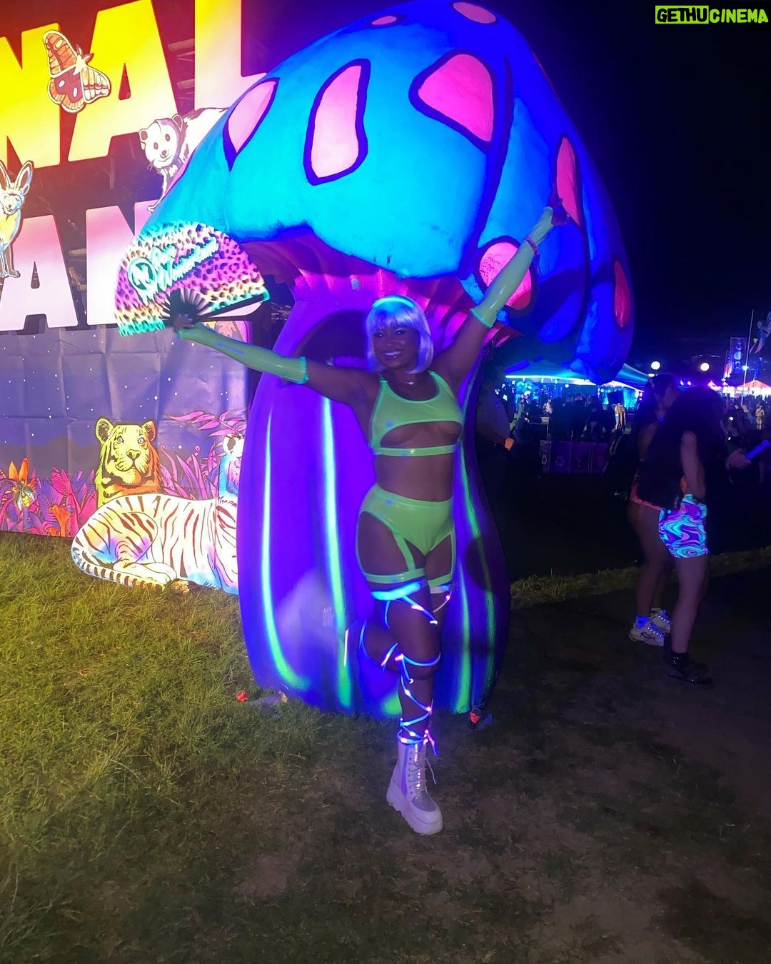 Bethany Clayton Instagram - THE REAL ALIEN SUPERSTAR 👽💚💫 easily one of the best weekends of my life!! 🤍 •Outfit & accessories @iheartraves •Shoes: @ravewonderland Nocturnal Wonderland