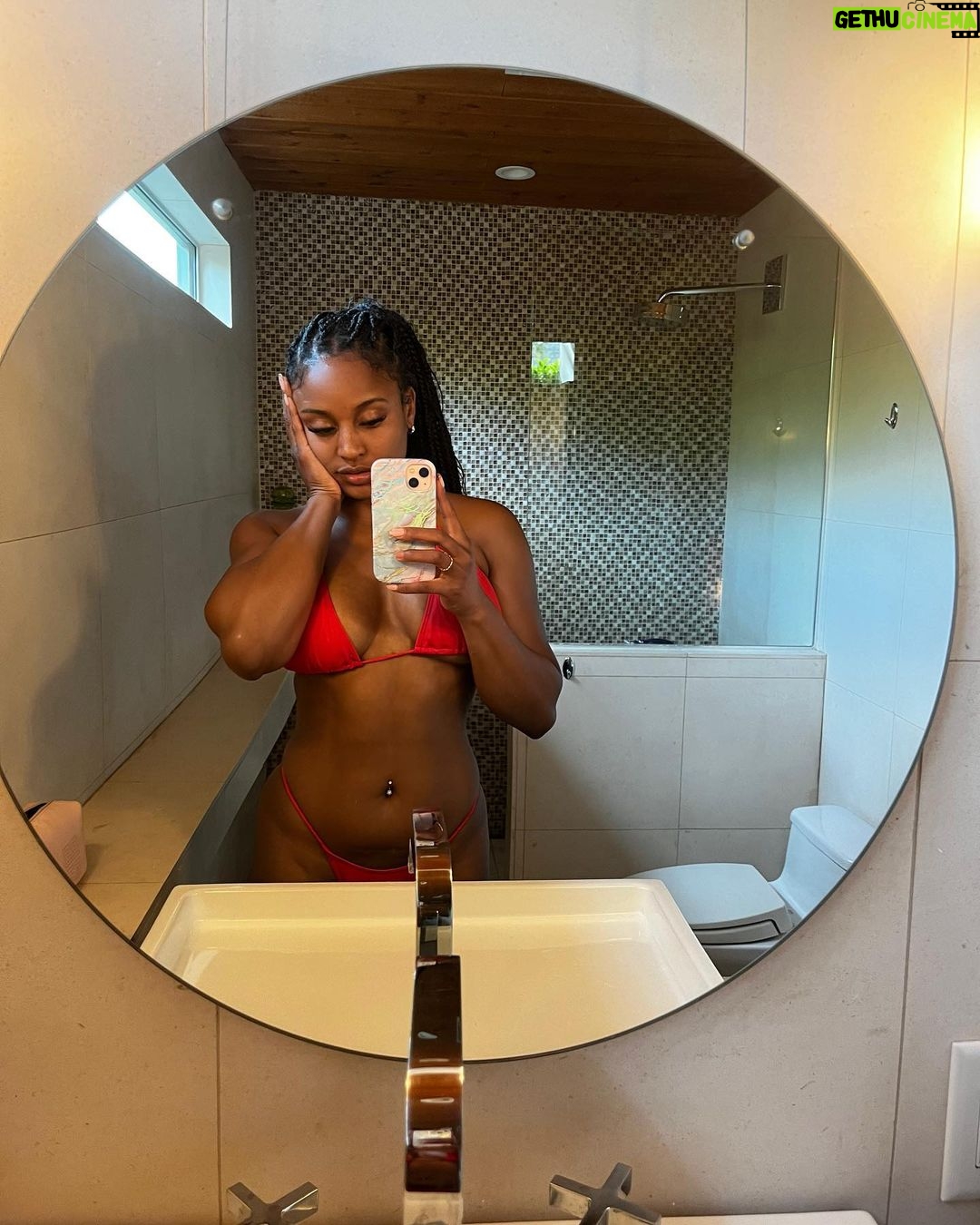 Bethany Clayton Instagram - Palm Springs dumpy ❤️🔥 Palm Springs, California