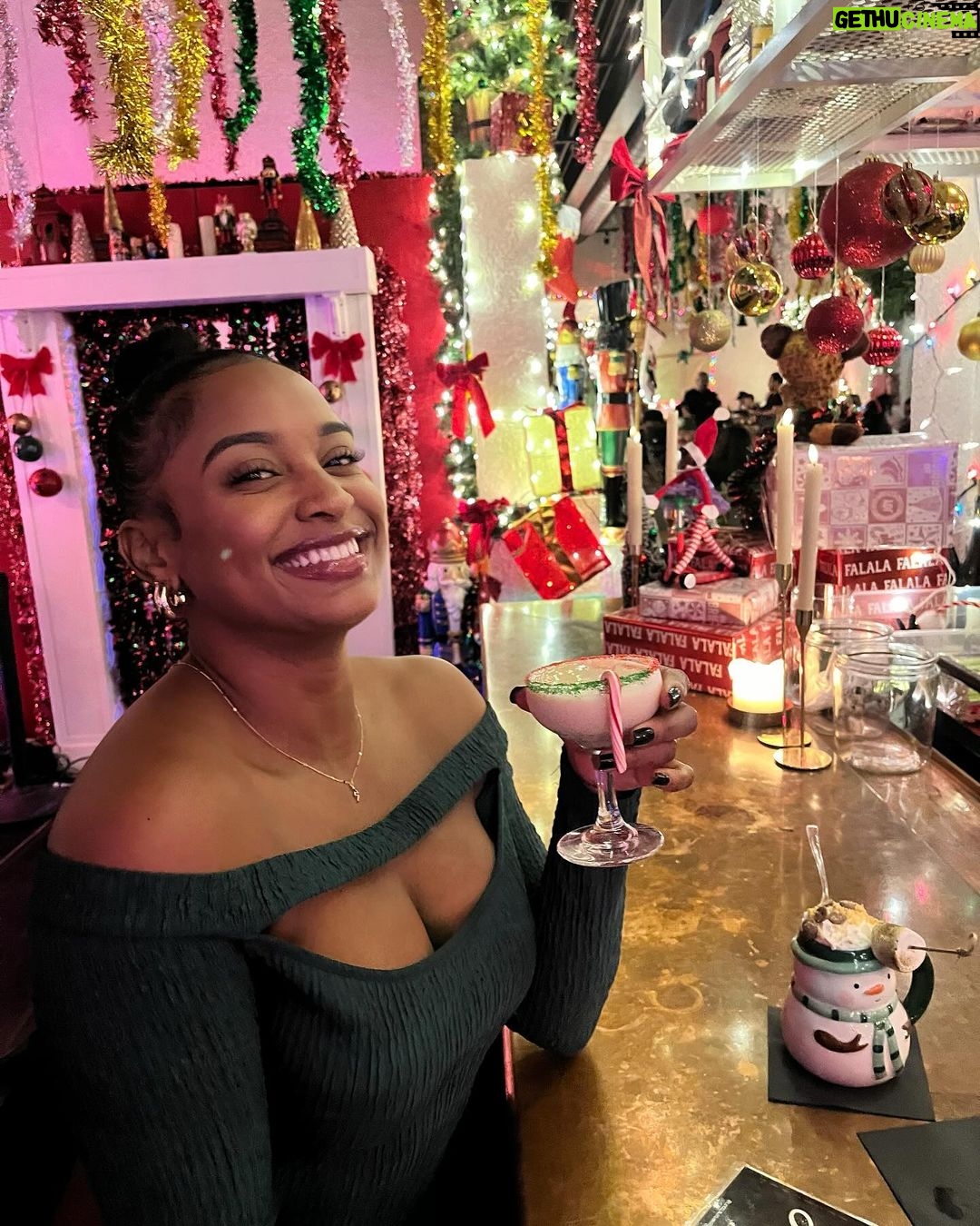 Bethany Clayton Instagram - December Dump 🎄🥰
