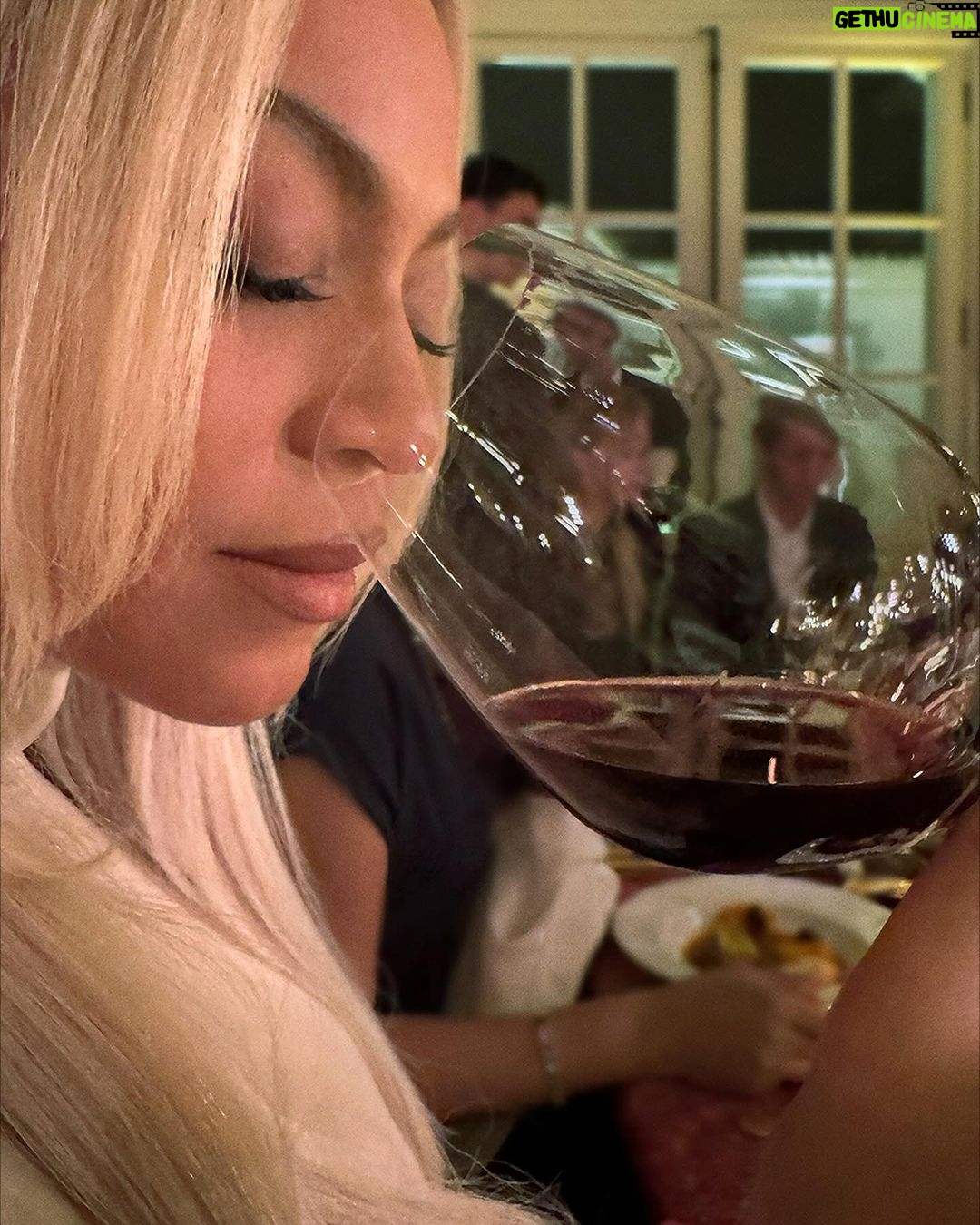 Beyoncé - 3.7 Million Likes -