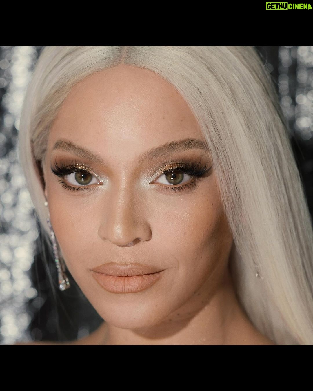Beyoncé - 4.4 Million Likes -