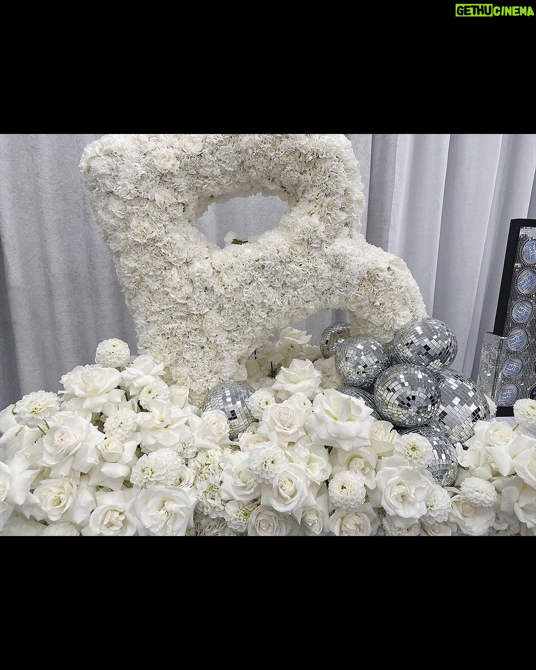 Beyoncé - 5 Million Likes -