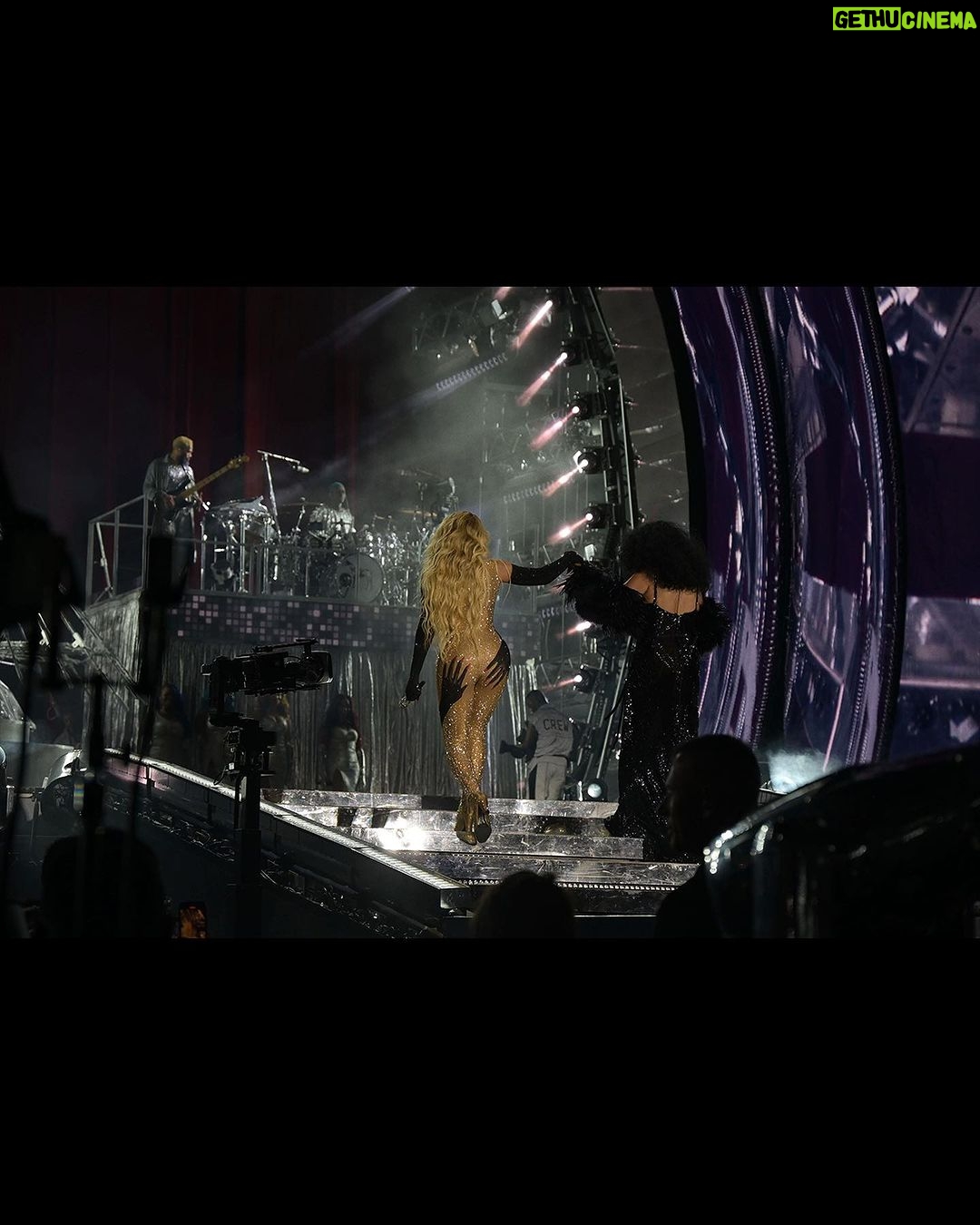 Beyoncé Instagram - Thank you to the incomparable Ms. Diana Ross. The 1 of 1, the number 1, the only one. Thank you from the depths of me, my Queen. 🐝 Inglewood, California