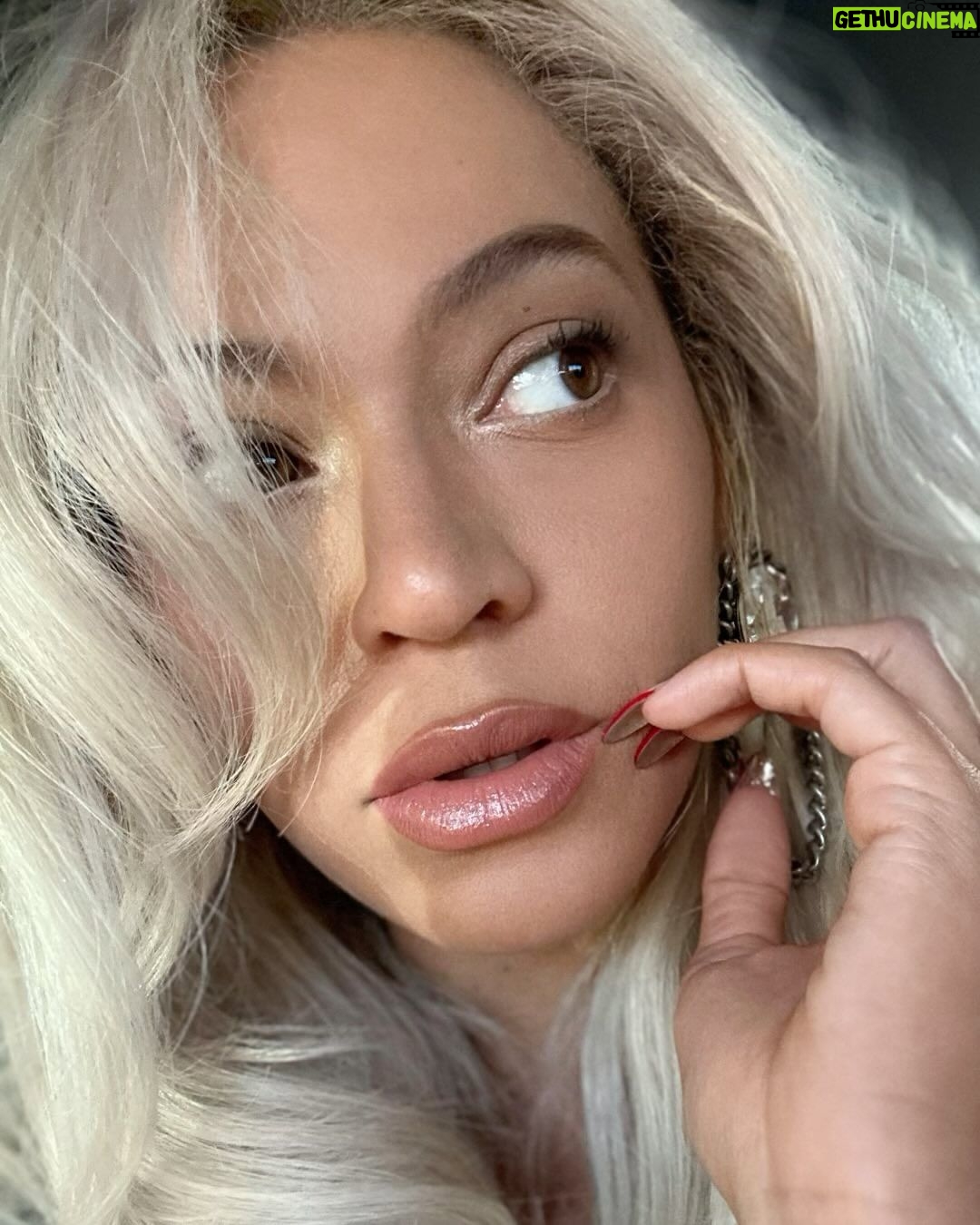Beyoncé - 3.9 Million Likes -