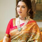 Bhagyashree Instagram - Patola ! Wrapped in the craftsmanship of #incredibleindia The delicate art of weaving, thread by thread, taking a duration of 6mnths to a year to make, the pride of Gujarat. Its workmanship being so significant, it was given the honor of being part of "Streedhan" in earlier times, and even earmarked as a family heirloom. #weavesofindia #traditionalwear #saree #sari #bebeautiful #sareelove #traditional #weavers #beyourownkindofbeautiful 📷@pinkiemakhijani HMU @nishthabhandari @roopavohrafinejewellery