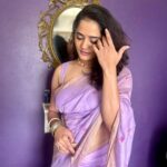 Bhagyashree Mote Instagram - Wish you all a new year full of joy, laughter, and love. Happy 2024!🥳🫶🏻 #ootd #firstday #newyear #freshlook #favouritecolour #lookoftheday #drappedbyme