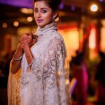 Bhoomika Dash Instagram - What’s your zodiac sign ?_______ Because Sagittarius are born to shine 😌✨ 👗 @mahendrabaral_official 📸 @asutoshphotomagicofficial 💄@chinu_makeup 💇‍♀️ @makeupbytulasi Vivanta By Taj