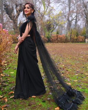Bhoomika Dash Instagram - First look from the romantic song of the year “ Khojibathu paigali besi “ from the film “Operation 12/17” ♠️
Full song releasing tomorrow in @amaramuzik YouTube channel.

Choreographed by Bollywood Director and Choreographer Nimesh Bhat
Directed by @sudhanshumohansahoo 
Styled and Designed by @ramulicreation 
MUA @chinu_makeup 
Hair @makeupbytulasi