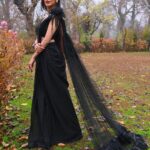Bhoomika Dash Instagram - First look from the romantic song of the year “ Khojibathu paigali besi “ from the film “Operation 12/17” ♠️ Full song releasing tomorrow in @amaramuzik YouTube channel. Choreographed by Bollywood Director and Choreographer Nimesh Bhat Directed by @sudhanshumohansahoo Styled and Designed by @ramulicreation MUA @chinu_makeup Hair @makeupbytulasi Mughal Garden Srinagar Kasmir