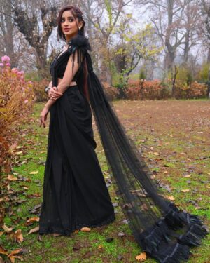 Bhoomika Dash Instagram - First look from the romantic song of the year “ Khojibathu paigali besi “ from the film “Operation 12/17” ♠️
Full song releasing tomorrow in @amaramuzik YouTube channel.

Choreographed by Bollywood Director and Choreographer Nimesh Bhat
Directed by @sudhanshumohansahoo 
Styled and Designed by @ramulicreation 
MUA @chinu_makeup 
Hair @makeupbytulasi