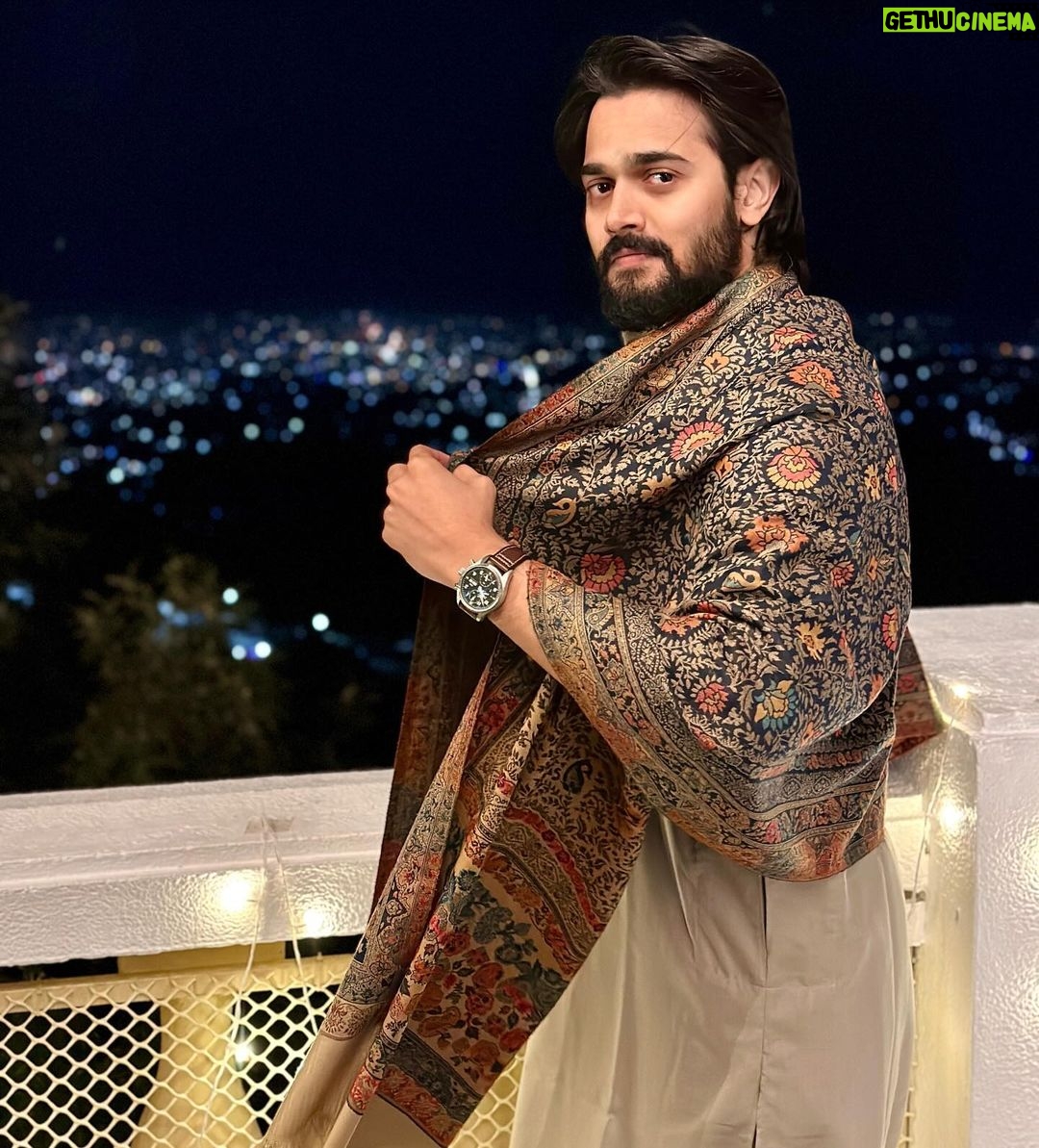 Bhuvan Bam - 1.5 Million Likes - Koi aaj buney khwaab, aise kaise 😊