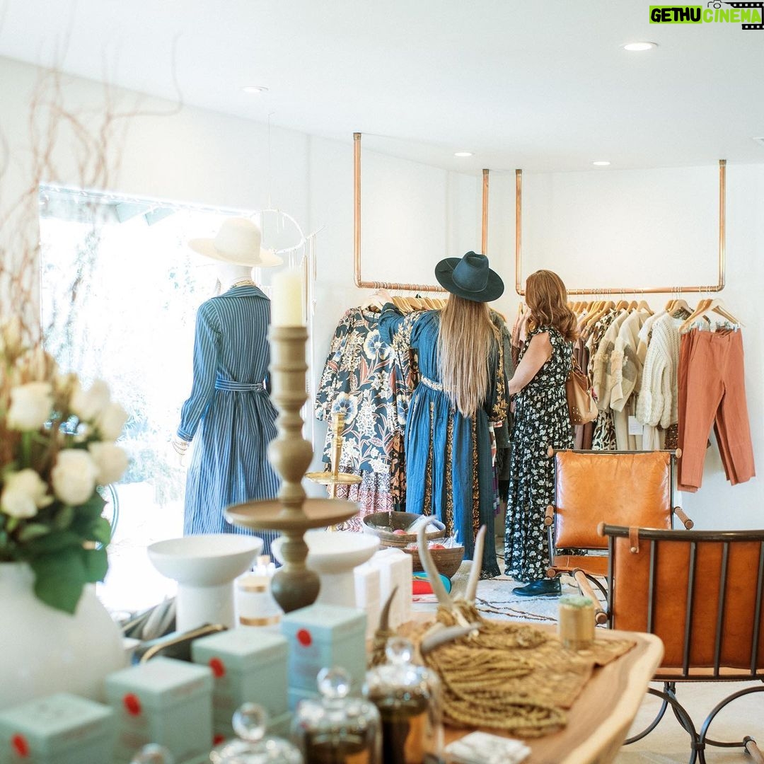 Bianca Roe Instagram - This Saturday May 21st, 2-8pm join us for our 10th and final In the Field party at our bricks and mortar flagship location in Ojai! Family friendly event, no pets please! π· @nothinmyst Ojai, California