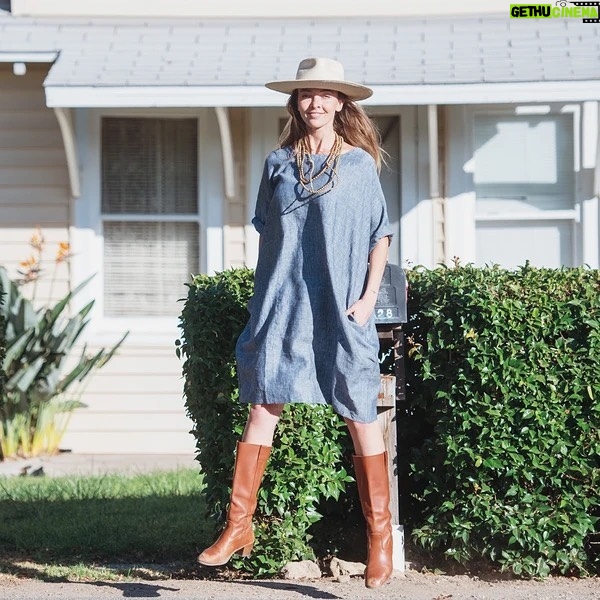 Bianca Roe Instagram - Last minute ❤️ gifting.. hours of operation; Sat 11-6 Sun 11-4 and Mon.. we may go surfing! In the Field, Ojai